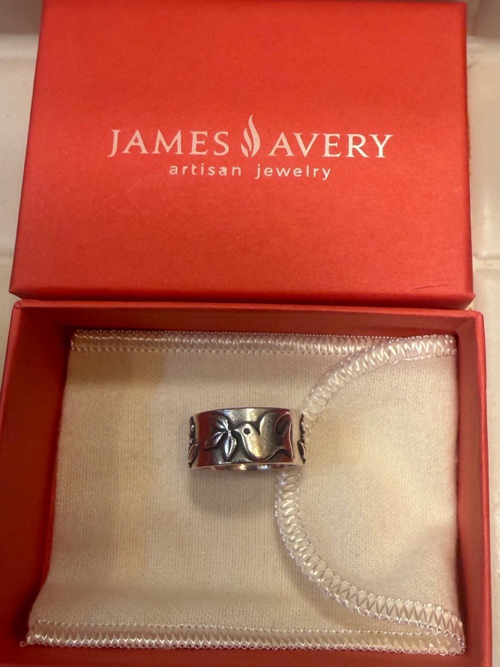Retired James Avery La Paloma Dove with Olive Branch & Flower Ring Sz 6 + Box - Picture 2 of 9